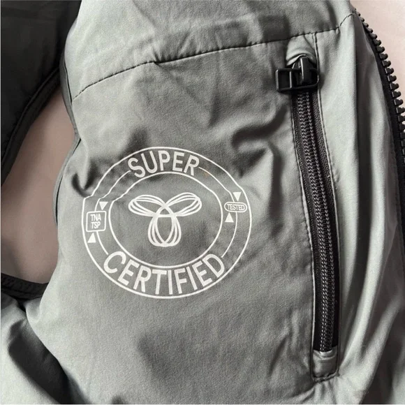 Aritzia Super Puff Vest in Dark Shadow - Picture 8 of 9